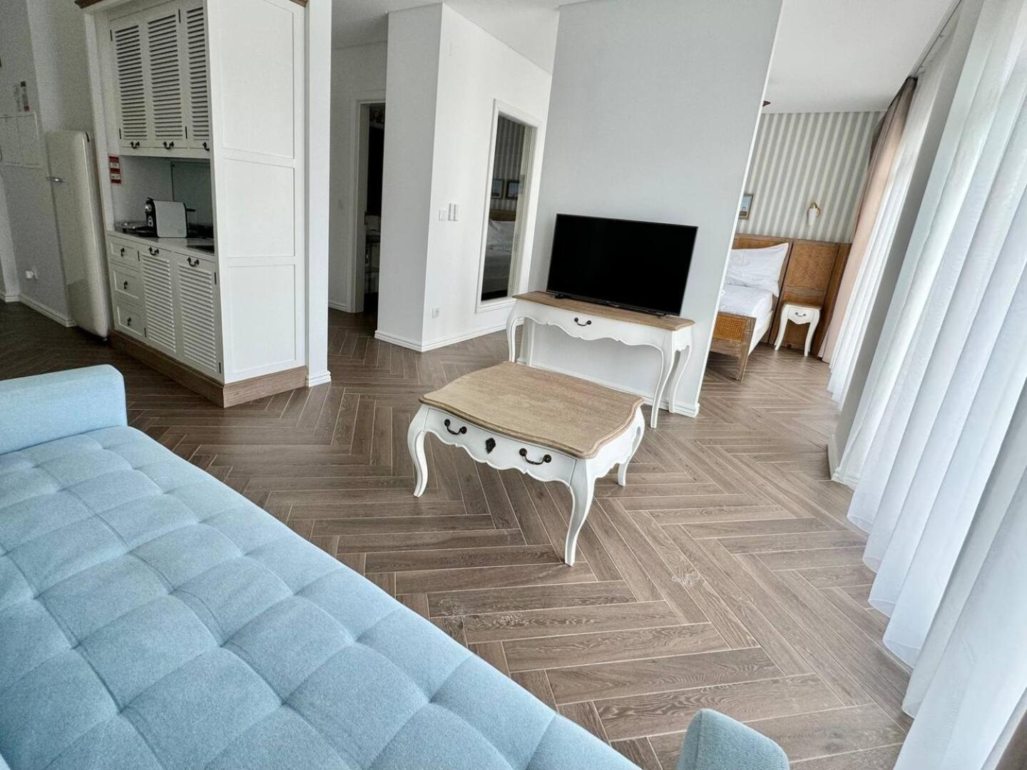 Ocean View Apartments Луриня Екстериор снимка