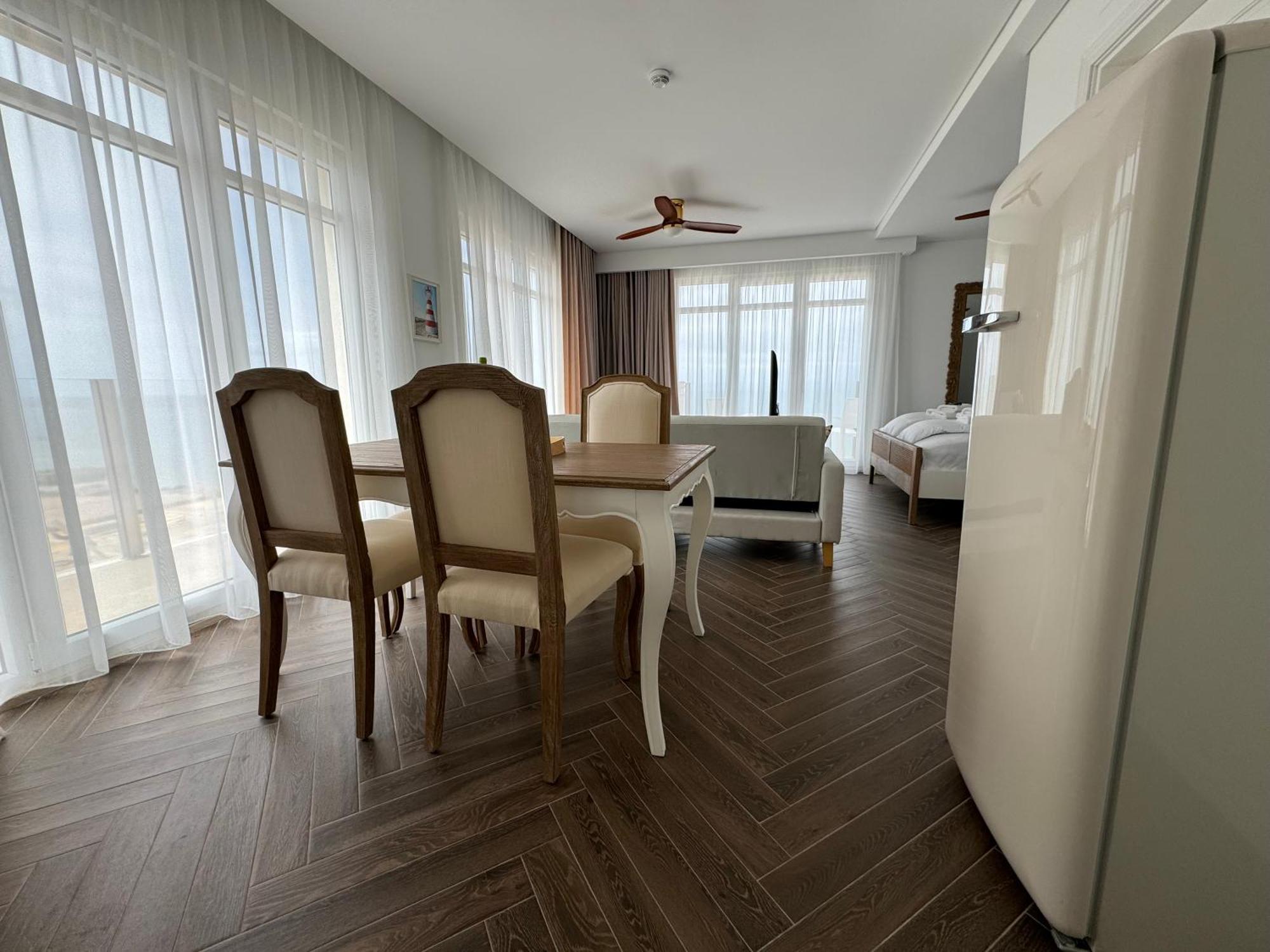 Ocean View Apartments Луриня Екстериор снимка