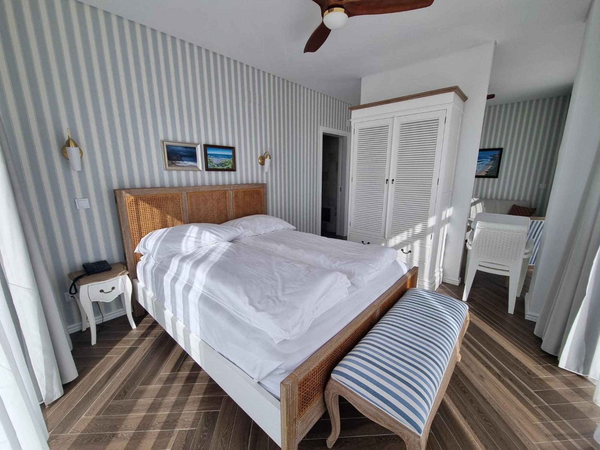 Ocean View Apartments Луриня Екстериор снимка