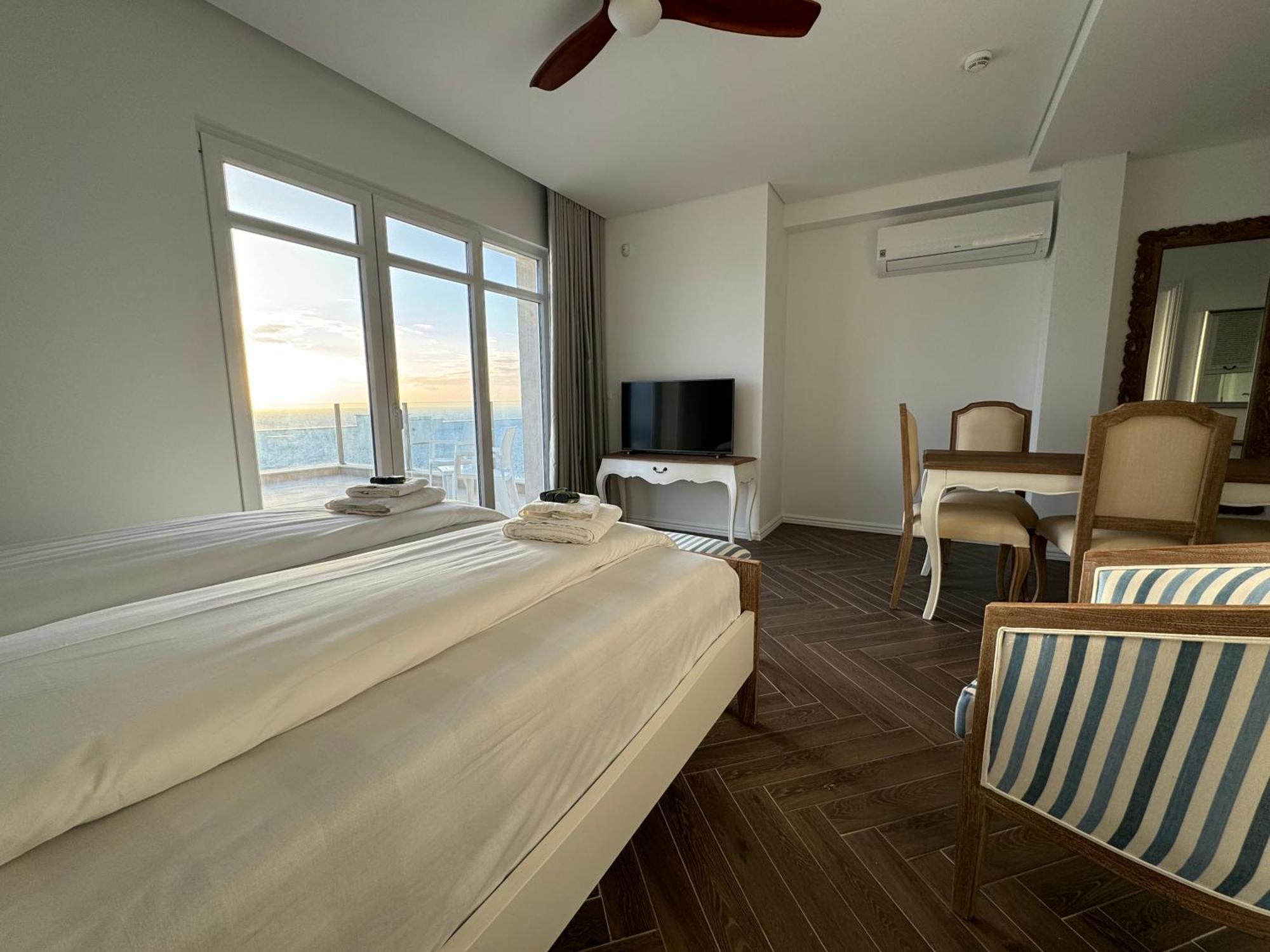 Ocean View Apartments Луриня Екстериор снимка