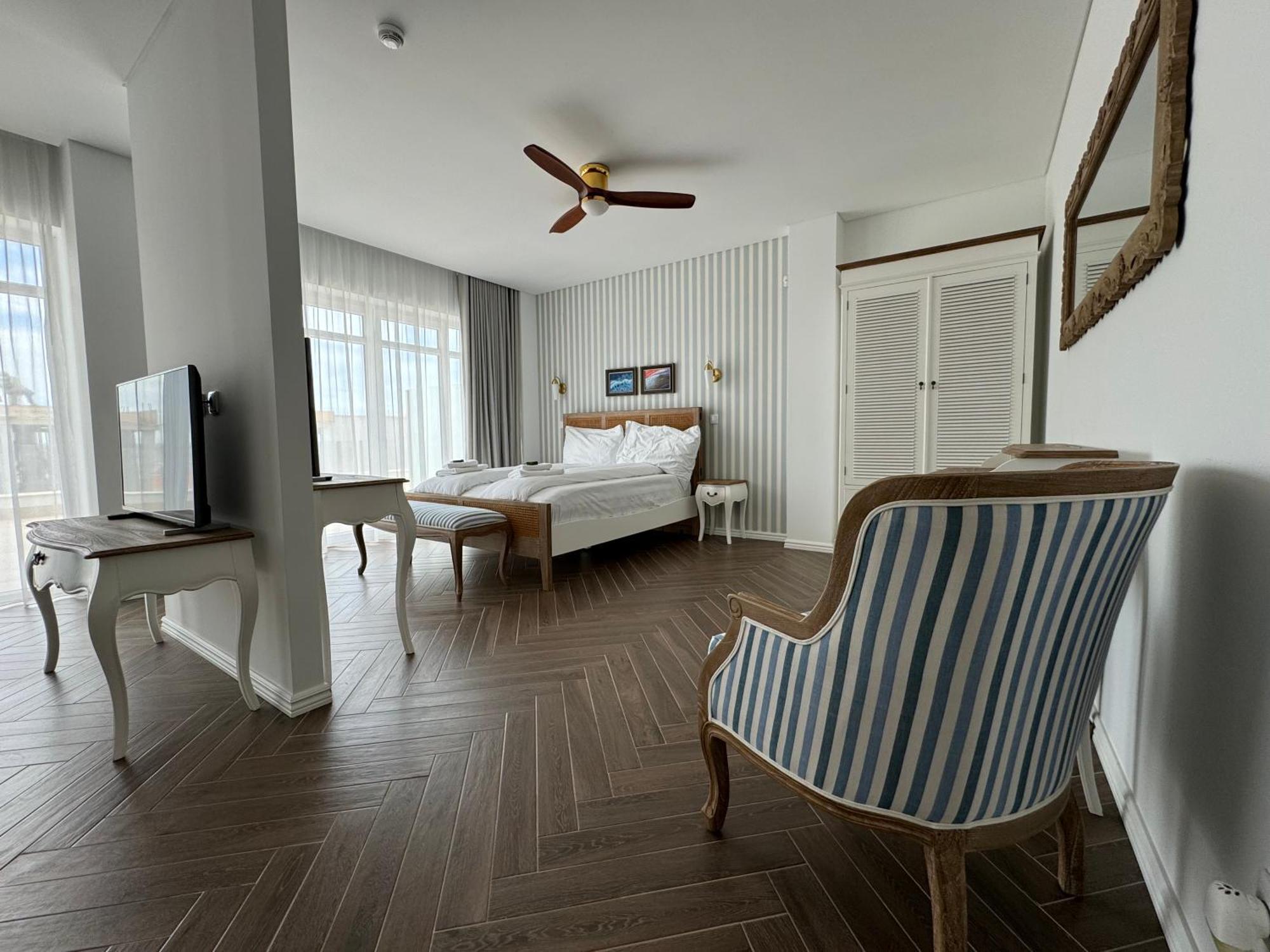 Ocean View Apartments Луриня Екстериор снимка