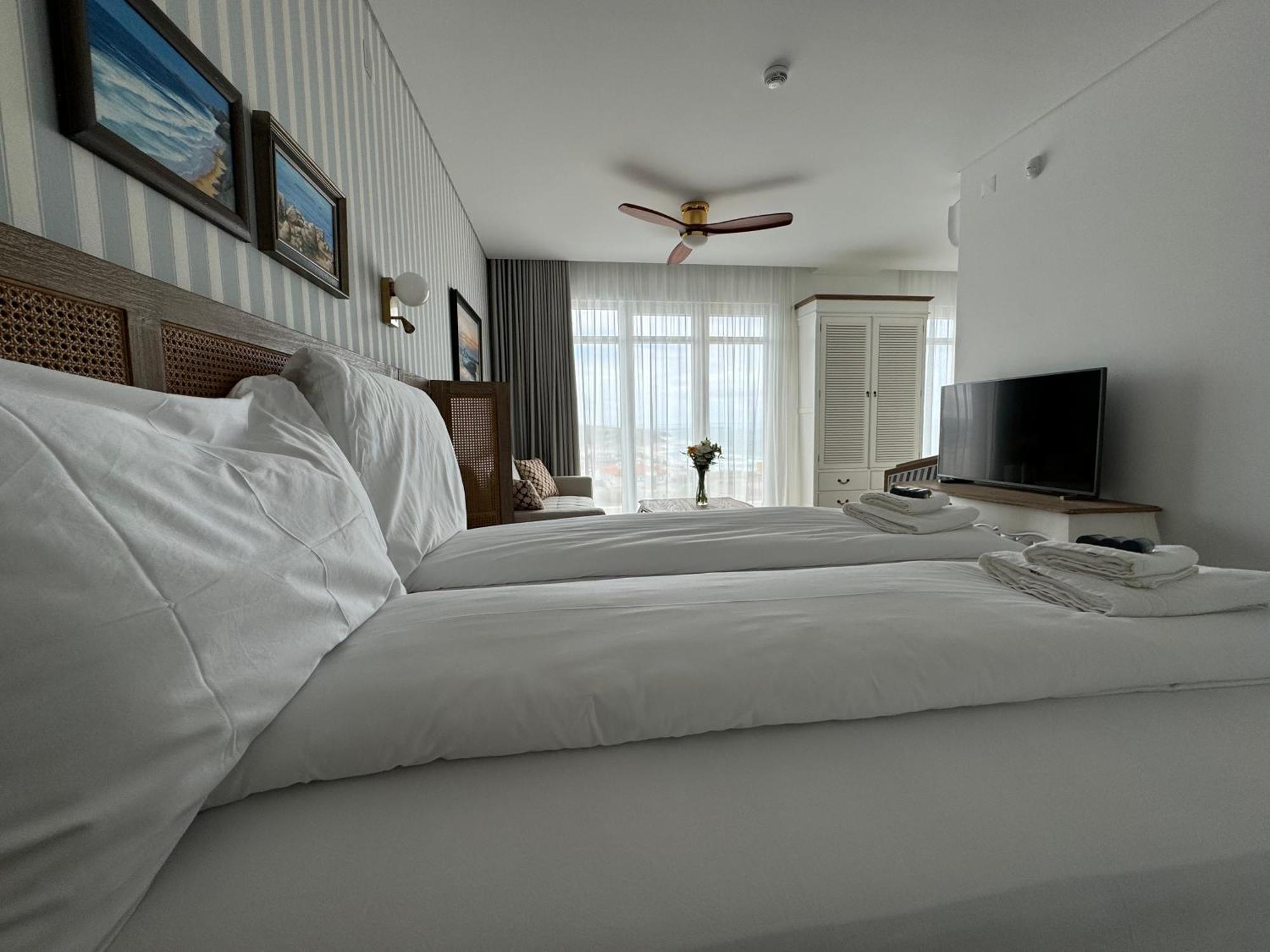 Ocean View Apartments Луриня Екстериор снимка