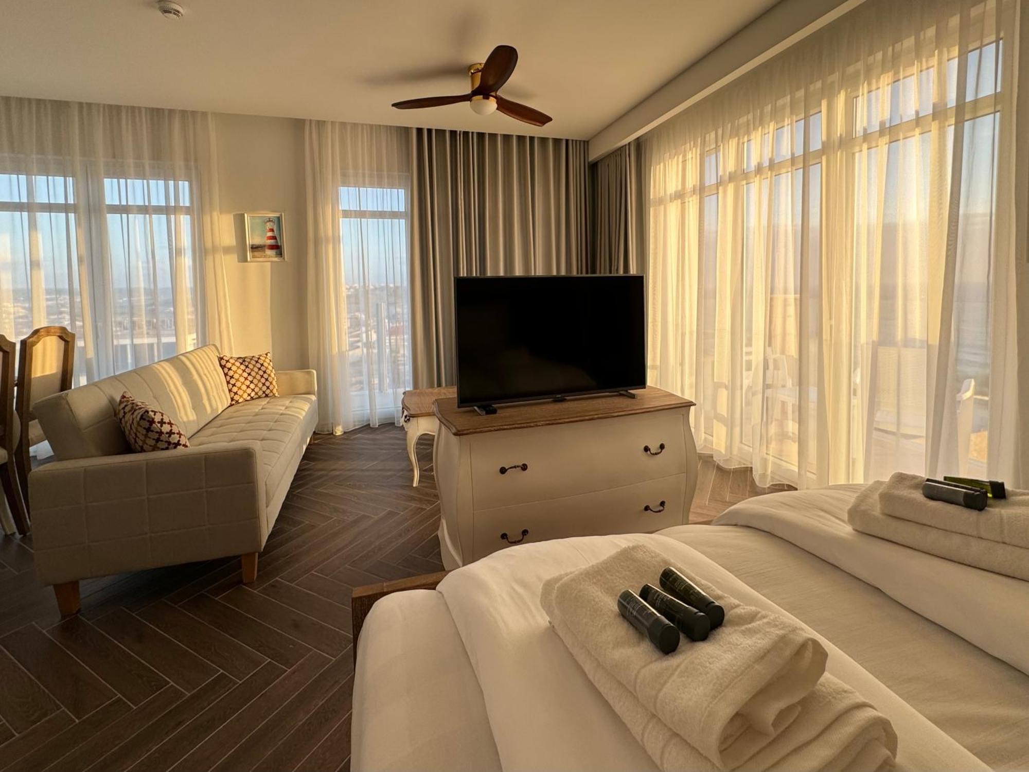 Ocean View Apartments Луриня Екстериор снимка