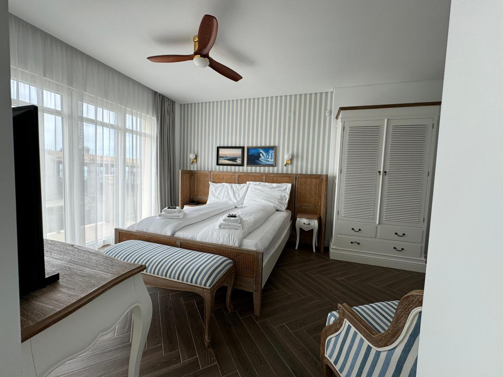 Ocean View Apartments Луриня Екстериор снимка